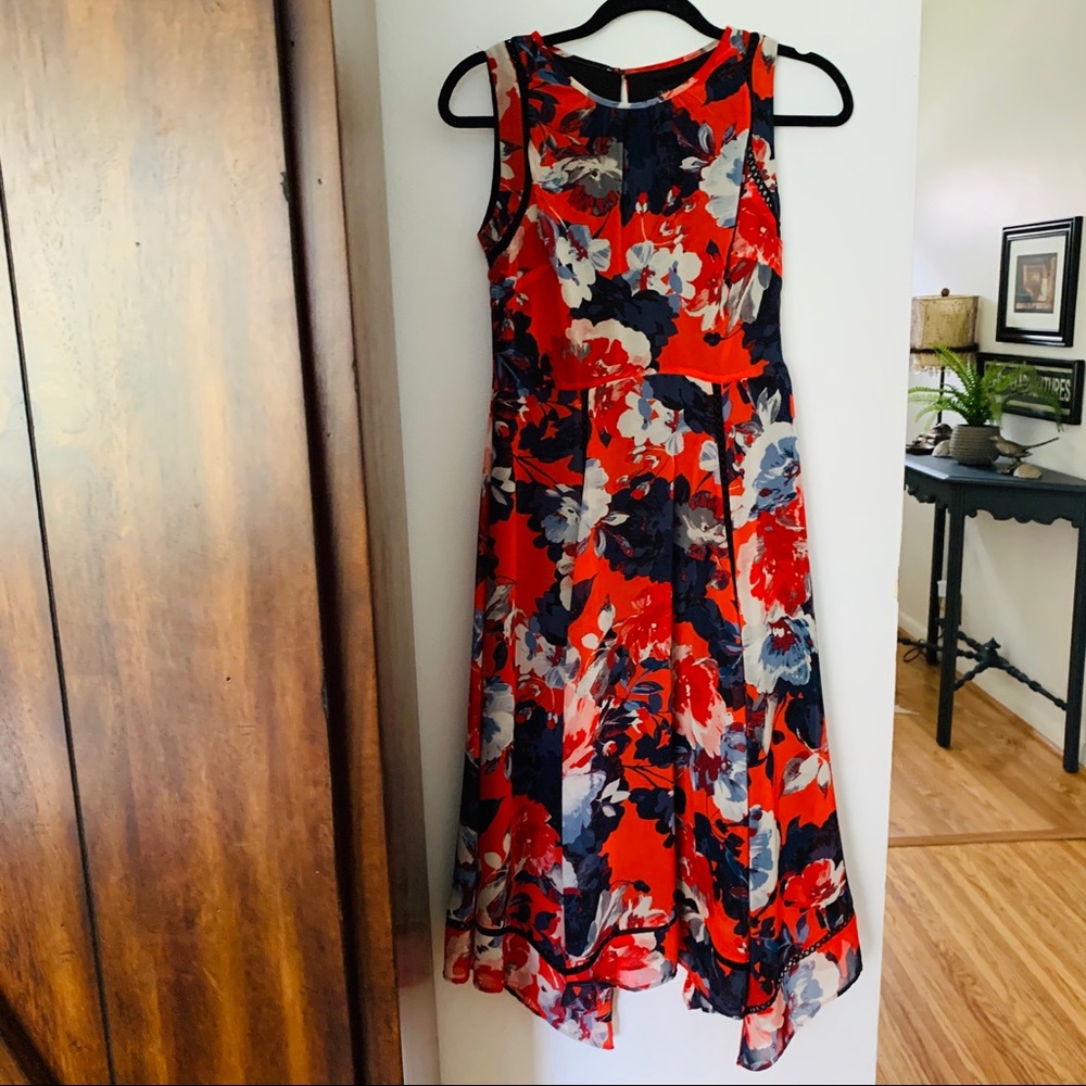 JUST TAYLOR floral dress